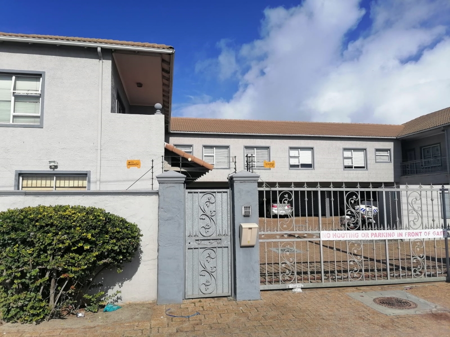 2 Bedroom Property for Sale in Wetton Western Cape